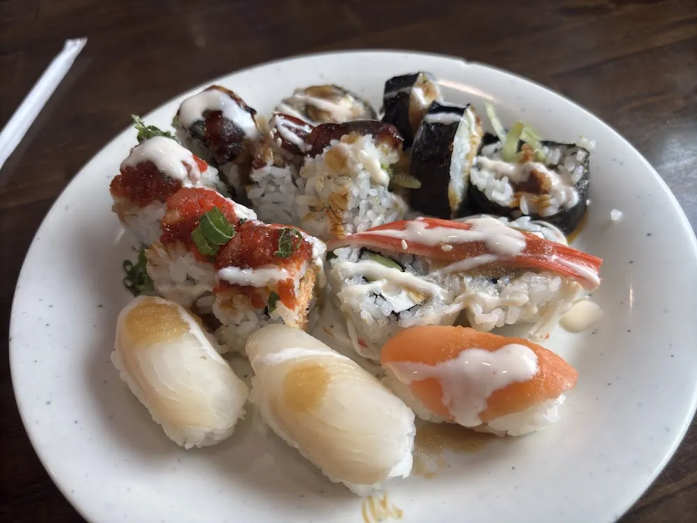 Yellowail Scallion Roll